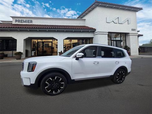Used 2024 Kia Telluride SX Prestige w/ Towing Package image 4