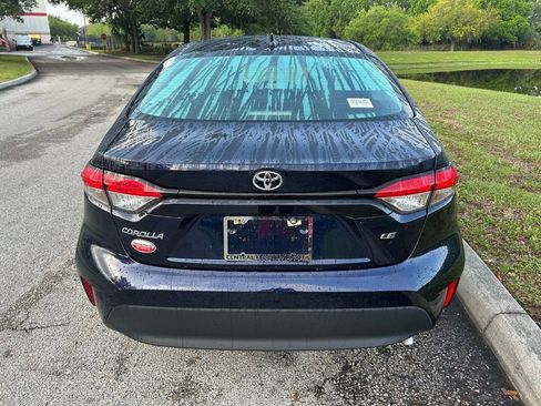 Used 2023 Toyota Corolla LE image 4