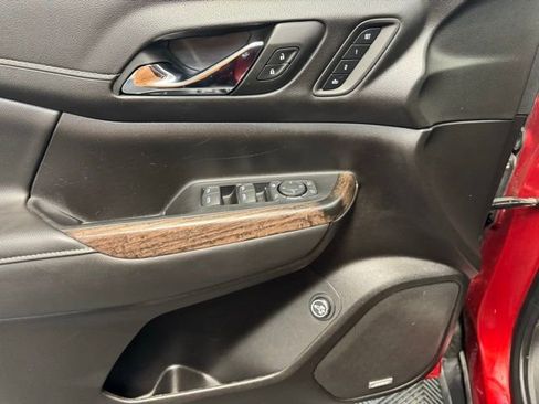 Used 2023 GMC Acadia Denali image 11