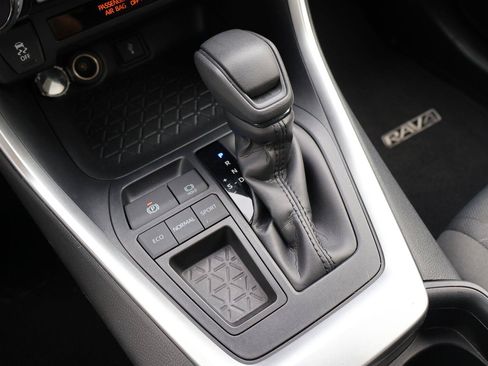Used 2021 Toyota RAV4 XLE FWD image 29
