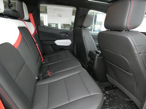 New 2026 GMC Canyon AT4X w/ LPO, Black Badging Package image 16