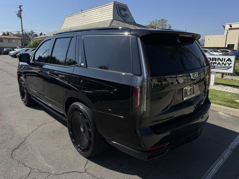 Used 2023 Cadillac Escalade Sport Platinum w/ LPO, ONYX Package AWD/4WD image 3