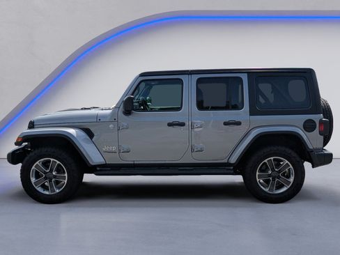 Used 2021 Jeep Wrangler Unlimited Sahara AWD/4WD image 3