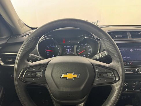 Used 2023 Chevrolet TrailBlazer LT w/ Convenience Package FWD image 13