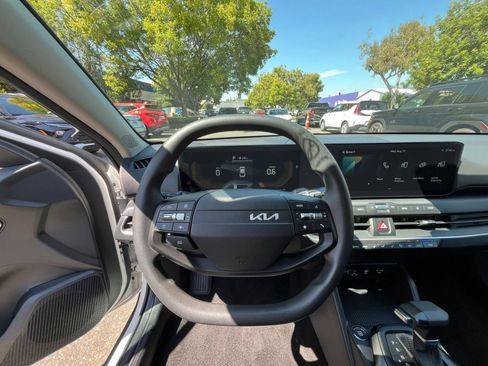 Used 2026 Kia K4 FWD image 33