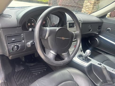 Used 2007 Chrysler Crossfire Limited RWD image 9