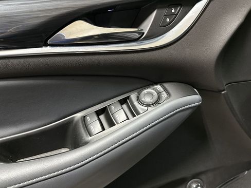 Used 2024 Buick Enclave Essence FWD image 20