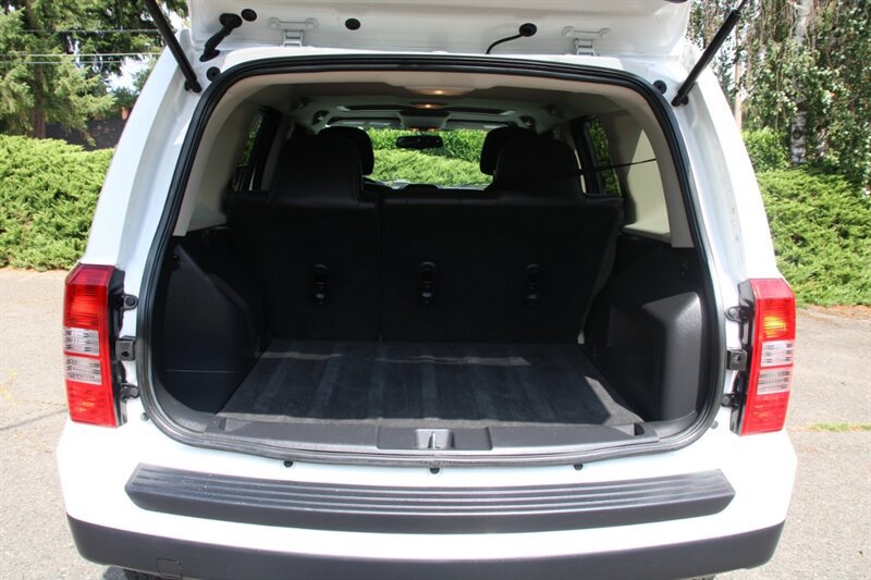 Used 2015 Jeep Patriot High Altitude AWD/4WD image 16