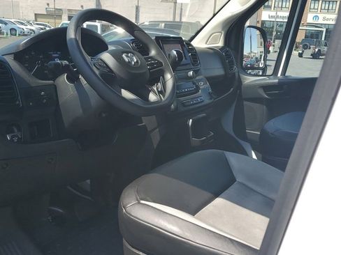 Used 2025 RAM ProMaster 2500 w/ Convenience Group FWD image 17