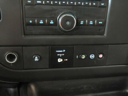 Used 2018 Chevrolet Express 3500 LT w/ LT Preferred Equipment Group RWD image 38
