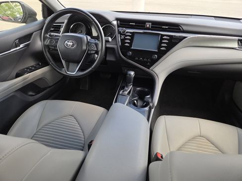 Used 2018 Toyota Camry SE FWD image 22
