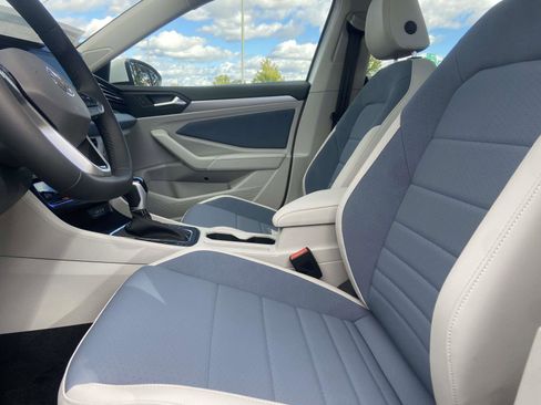 New 2026 Volkswagen Jetta SE FWD image 16