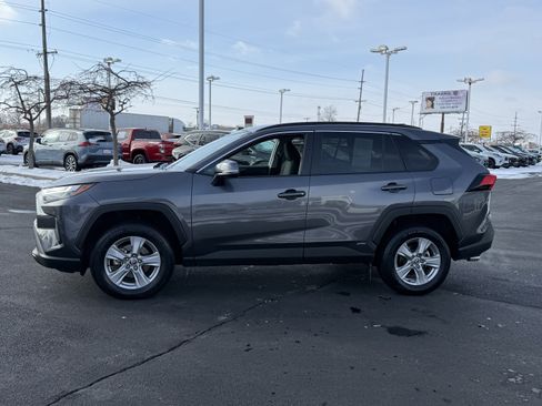 Used 2022 Toyota RAV4 XLE image 5