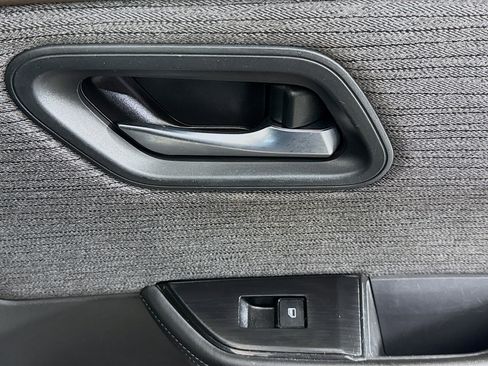 Used 2022 Nissan Rogue SV FWD image 50
