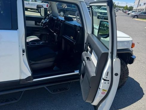 Used 2008 Toyota FJ Cruiser 4WD image 31
