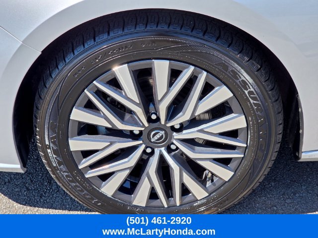 Used 2024 Nissan Altima 2.5 SV FWD image 18
