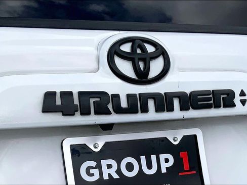 Used 2023 Toyota 4Runner SR5 Premium image 9