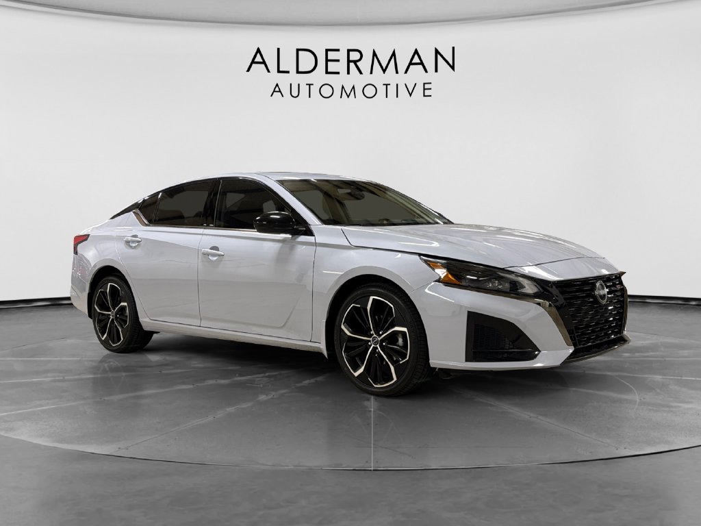 Used 2023 Nissan Altima 2.5 SR w/ SR Premium Package AWD/4WD image 7