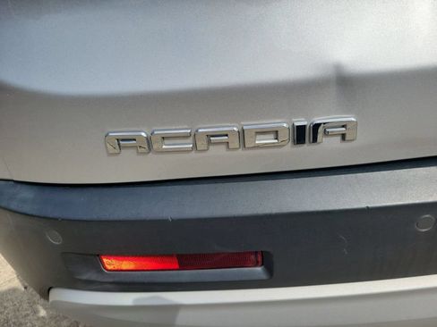 Used 2018 GMC Acadia SLT FWD image 11