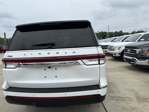 Used 2024 Lincoln Navigator Black Label AWD/4WD image 5