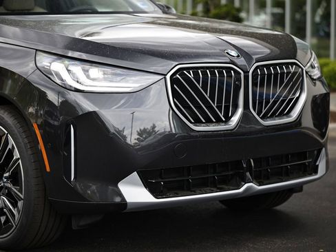 New 2026 BMW X3 xDrive30 w/ Premium Package AWD/4WD image 2