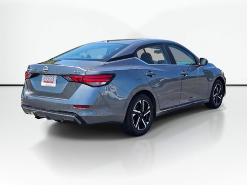 Used 2024 Nissan Sentra SV FWD image 8