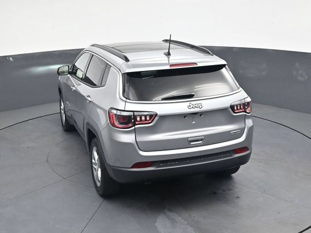 Used 2023 Jeep Compass Latitude w/ Sun and Sound Group AWD/4WD image 26