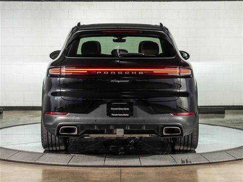 Certified 2025 Porsche Cayenne AWD/4WD image 10