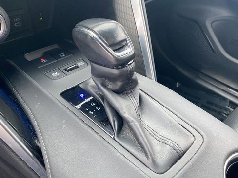 Used 2024 Toyota Venza Limited image 17