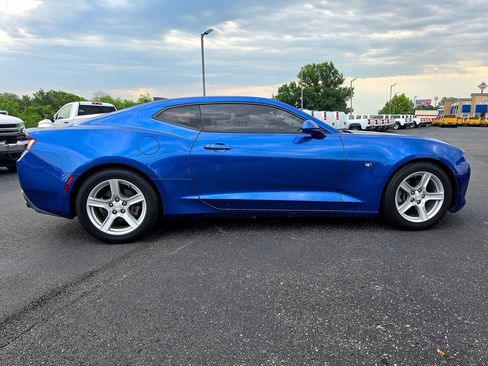 Used 2017 Chevrolet Camaro LT RWD image 8