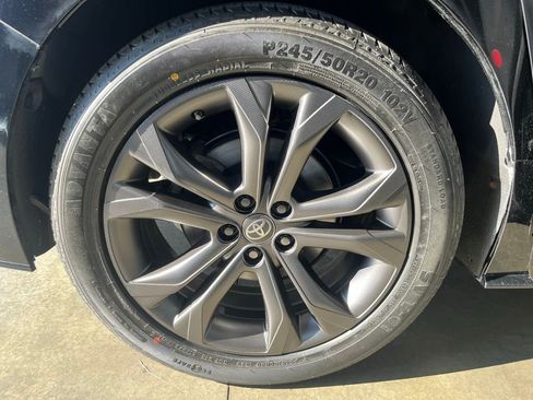 Used 2021 Toyota Sienna XSE image 28