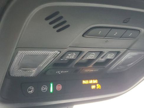 Certified 2023 Chevrolet Traverse RS image 32