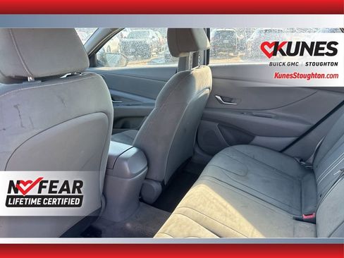Used 2022 Hyundai Elantra SEL image 36