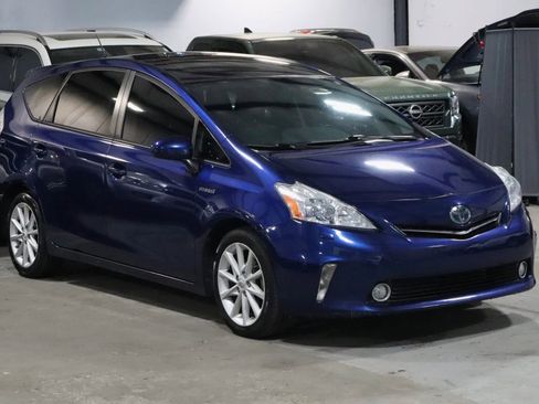 Used 2012 Toyota Prius V Five image 3