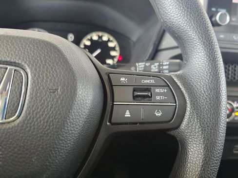 Used 2025 Honda CR-V LX image 12