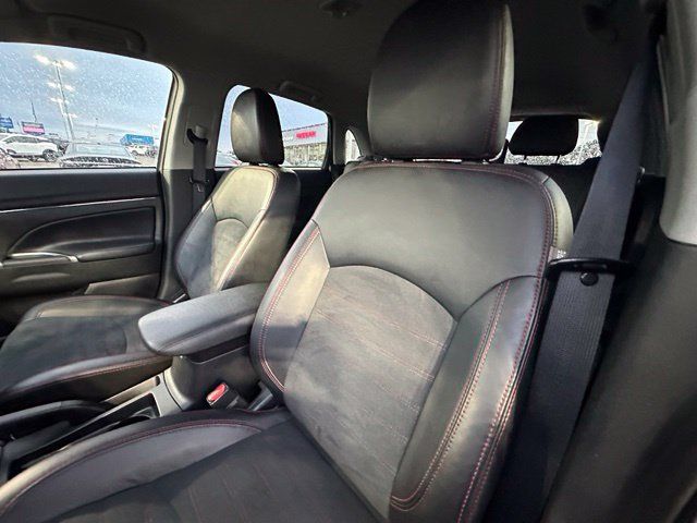 Used 2024 Mitsubishi Outlander Sport ES AWD/4WD image 27