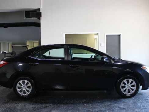 Used 2014 Toyota Corolla L FWD image 2