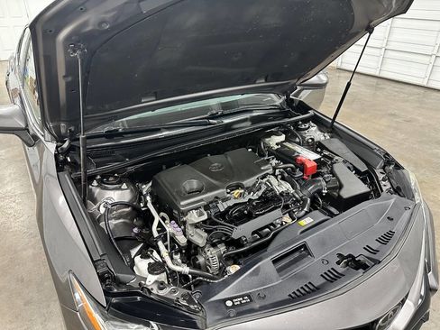 Used 2020 Toyota Camry SE image 11