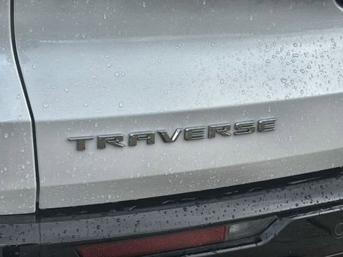 Used 2025 Chevrolet Traverse High Country w/ LPO, Floor Liner Package FWD image 30
