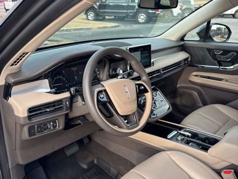 Used 2022 Lincoln Corsair FWD w/ Equipment Group 101A image 10