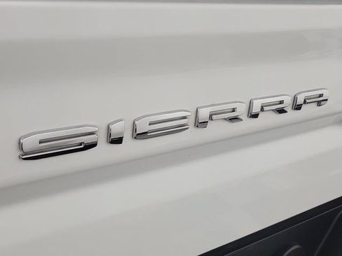 Used 2025 GMC Sierra 1500 SLT w/ SLT Premium Plus Package RWD image 7