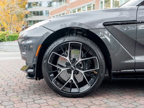 Used 2024 Aston Martin DBX 707 image 4