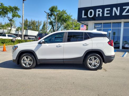 Used 2023 GMC Terrain SLE FWD image 8