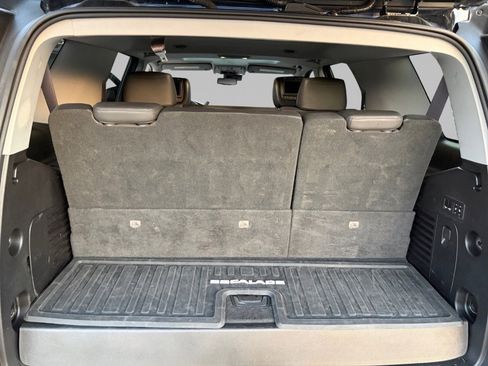 Used 2017 Cadillac Escalade Luxury image 5