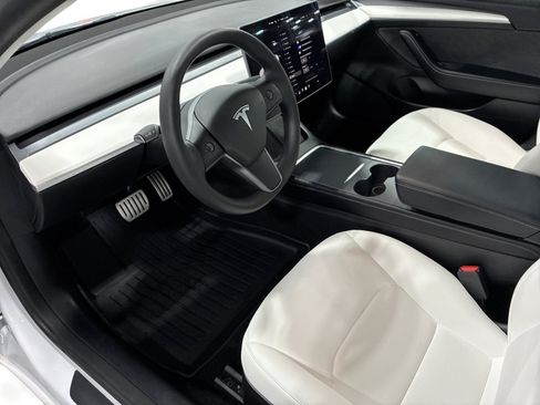Certified 2022 Tesla Model 3 Performance AWD/4WD image 9