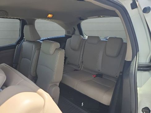 Used 2018 Honda Odyssey Elite image 9