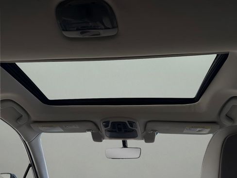 Used 2021 Subaru Outback Limited image 17