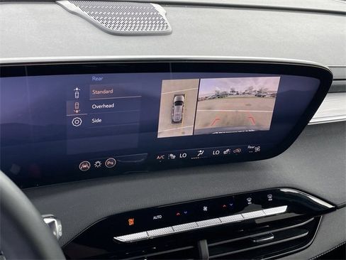 Used 2025 Buick Enclave Preferred image 18