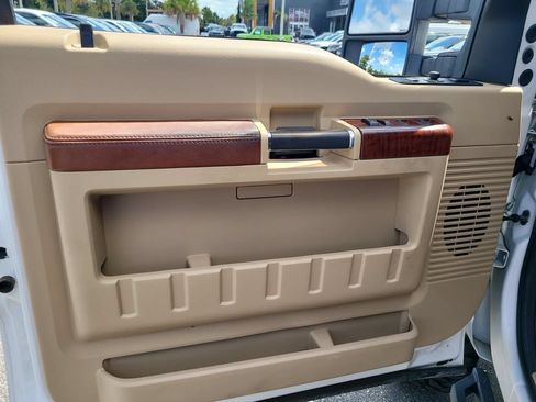 Used 2011 Ford F350 King Ranch w/ King Ranch w/Chrome Pkg AWD/4WD image 16