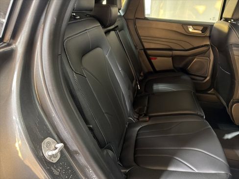 Used 2025 Ford Escape Platinum w/ Premium Technology Package image 19